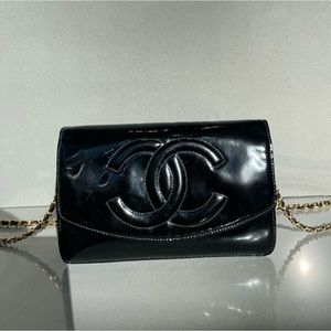 Chanel wallet on chain